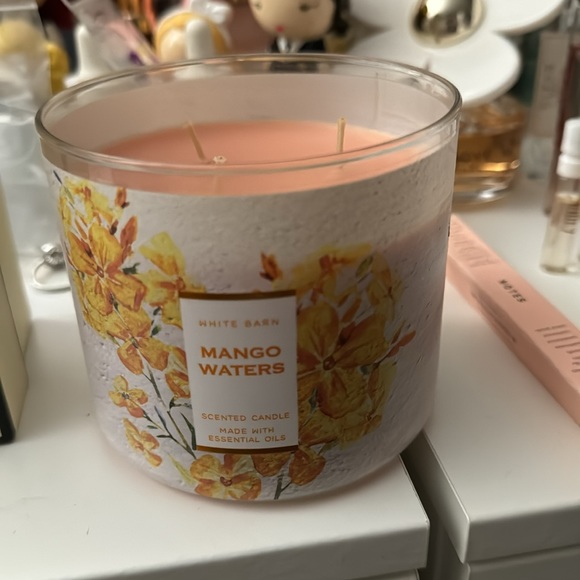 Bath and Body Works White Barn Mango Waters 3 Wick Candle - Picture 3 of 4